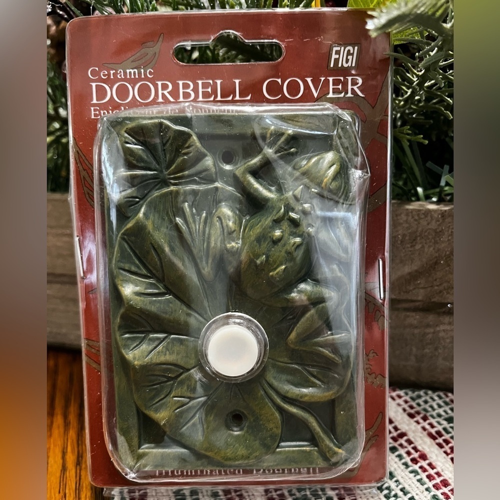 Vintage‎ Ceramic Doorbell Cover. 4”x2.75”. Frog W/Lily Pad